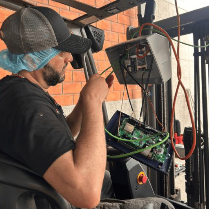 mantenimiento-pesatronic-equipo